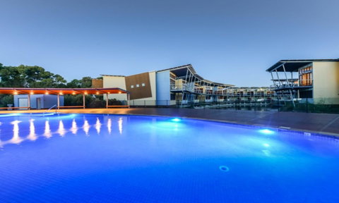 South Shores Yellowfin Villa 96 - South Shores Normanville - Winery Find 14