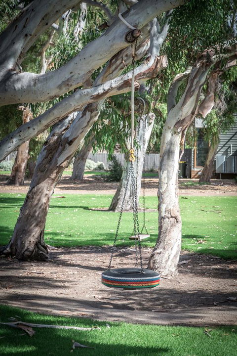 South Shores Yellowfin Villa 96 - South Shores Normanville - Winery Find 17