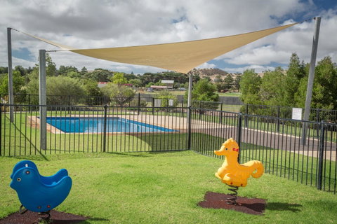 South Shores Yellowfin Villa 96 - South Shores Normanville - Winery Find 19
