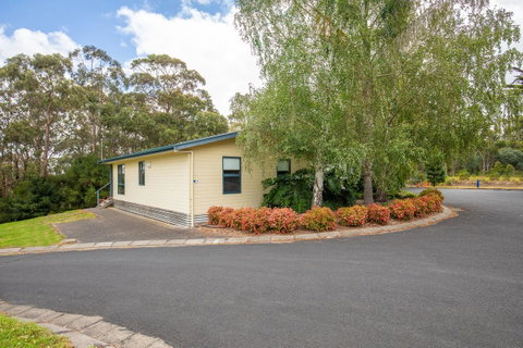 Blue Lake Holiday Park - Winery Find 43