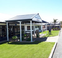 Meningie's Waterfront Motel - Winery Find