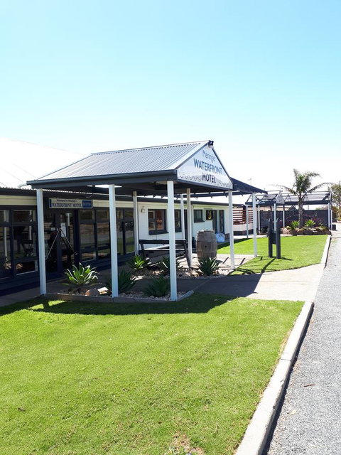 Meningie Waterfront Motel - Winery Find 0