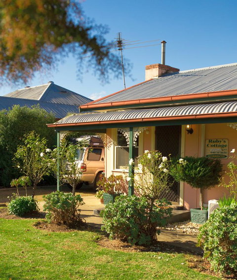 Ruby\'s Cottage - Winery Find 0