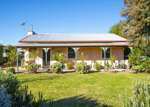 Ruby\'s Cottage - Winery Find 1