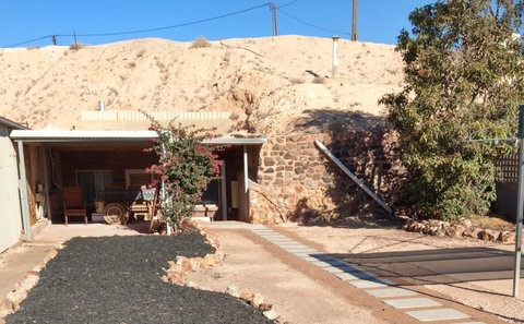 Desert Gum Retreat Gough St - Winery Find 7
