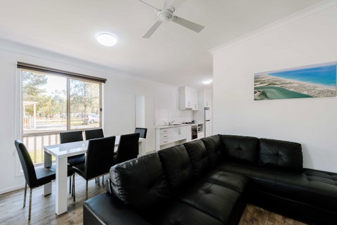 Discovery Parks - Port Augusta - Winery Find 11