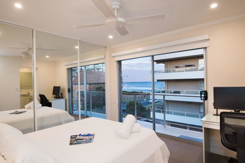 Stylish 3 Bedroom Beachview Apartment - Winery Find 1