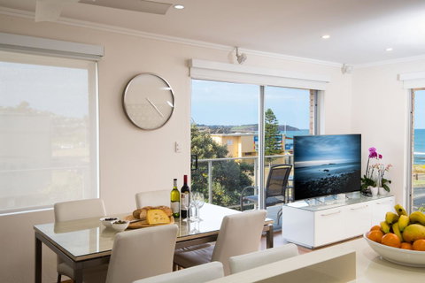 Stylish 3 Bedroom Beachview Apartment - Winery Find 8
