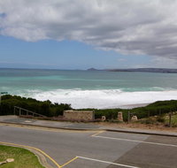 'Southern Sands' Beachfront Apartments - Winery Find