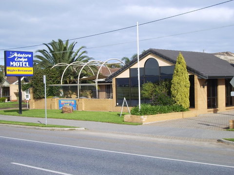 Aviators Lodge - Winery Find 13