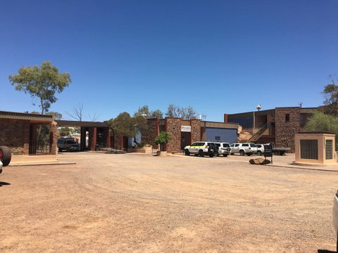 Desert Cave Hotel - Winery Find 36