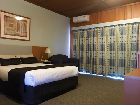 Desert Cave Hotel - Winery Find 43