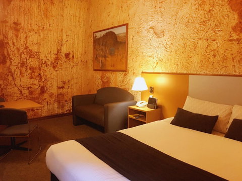 Desert Cave Hotel - Winery Find 41