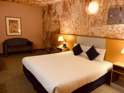 Desert Cave Hotel - Winery Find 3