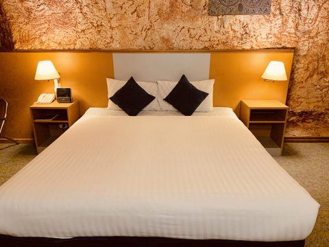 Desert Cave Hotel - Winery Find 1