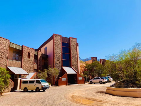 Desert Cave Hotel - Winery Find 28