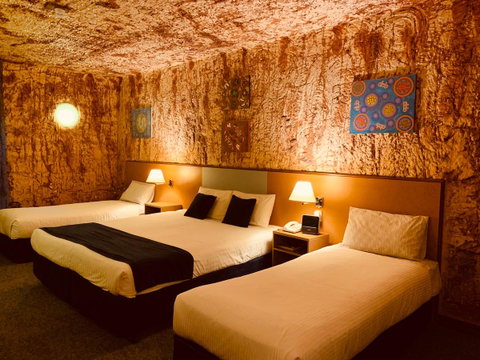 Desert Cave Hotel - Winery Find 33