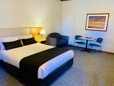 Desert Cave Hotel - Winery Find 19