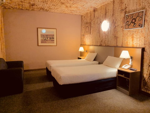 Desert Cave Hotel - Winery Find 7