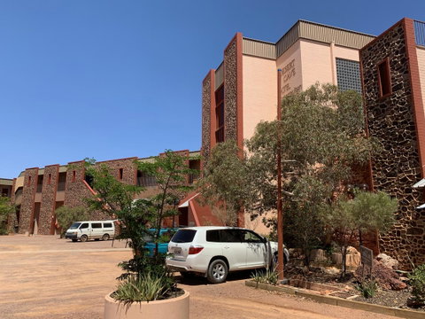 Desert Cave Hotel - Winery Find 30
