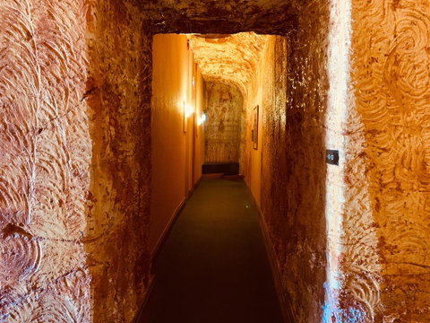 Desert Cave Hotel - Winery Find 27