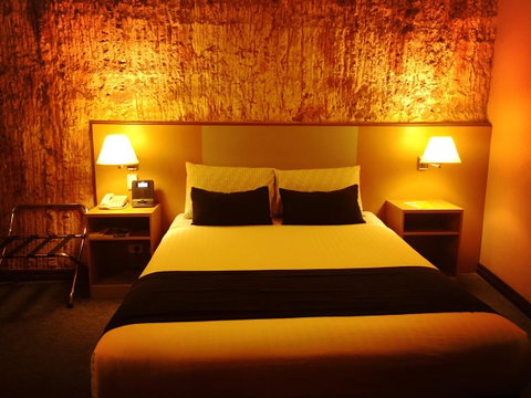 Desert Cave Hotel - Winery Find 38