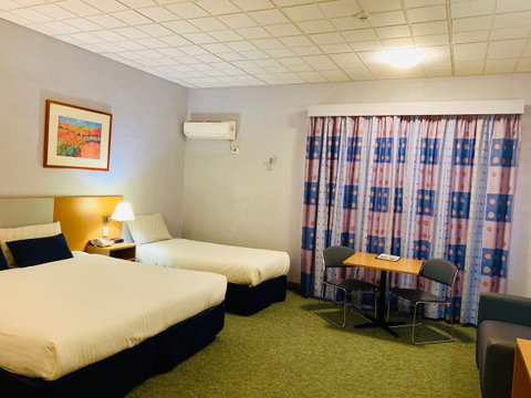 Desert Cave Hotel - Winery Find 32