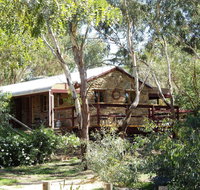 1860 Wine Country Cottages - Winery Find