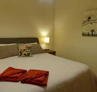 Andy's Accommodation - Winery Find