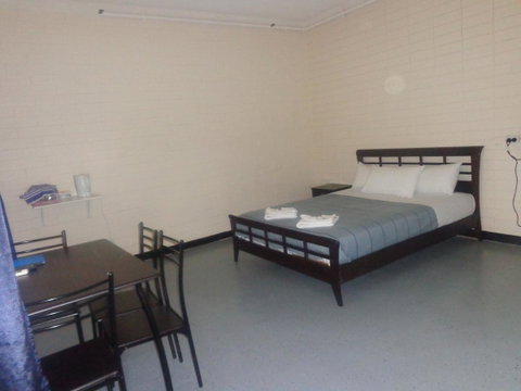Adelaide Backpackers And Travellers Inn - Winery Find 25