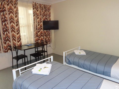 Adelaide Backpackers And Travellers Inn - Winery Find 30