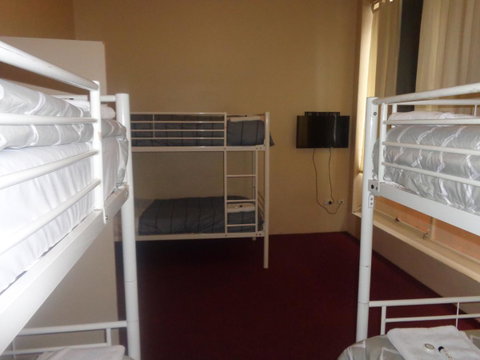 Adelaide Backpackers And Travellers Inn - Winery Find 40