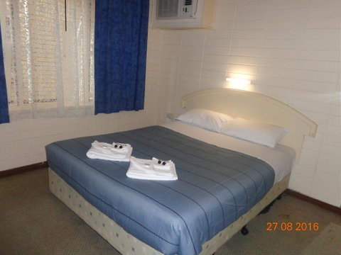 Adelaide Backpackers And Travellers Inn - Winery Find 31