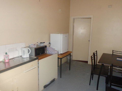 Adelaide Backpackers And Travellers Inn - Winery Find 38