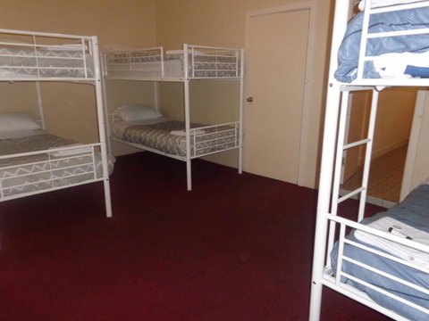 Adelaide Backpackers And Travellers Inn - Winery Find 2