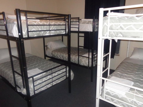 Adelaide Backpackers And Travellers Inn - Winery Find 1