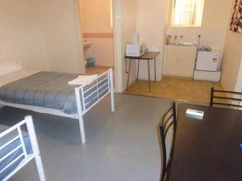 Adelaide Backpackers And Travellers Inn - Winery Find 43