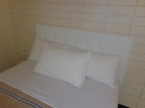 Adelaide Backpackers And Travellers Inn - Winery Find 36