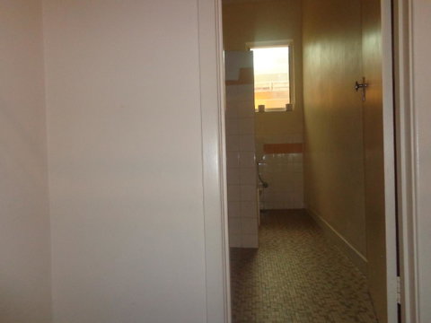 Adelaide Backpackers And Travellers Inn - Winery Find 37