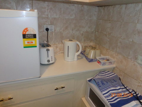 Adelaide Backpackers And Travellers Inn - Winery Find 41