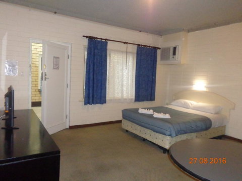 Adelaide Backpackers And Travellers Inn - Winery Find 0