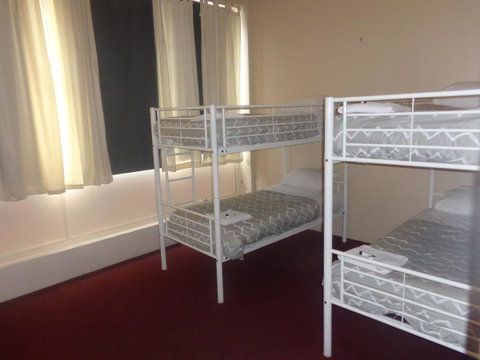 Adelaide Backpackers And Travellers Inn - Winery Find 33