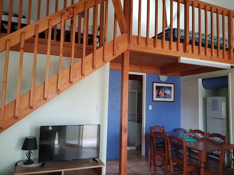 Mandurah Family Resort - Winery Find 9