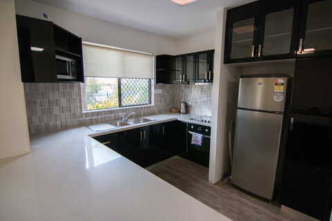 Mandurah Family Resort - Winery Find 33