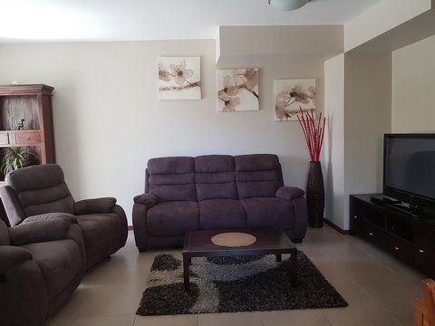 Mandurah Family Resort - Winery Find 38