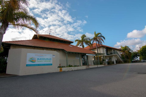 Mandurah Family Resort - Winery Find 20