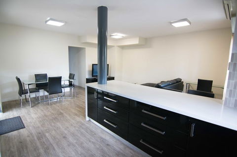 Mandurah Family Resort - Winery Find 36