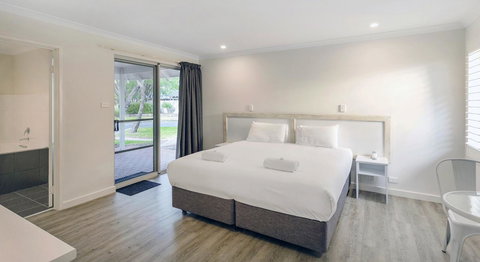 Bayview Geographe Resort Busselton - Winery Find 7