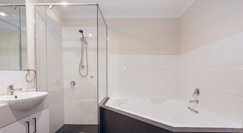 Bayview Geographe Resort Busselton - Winery Find 6