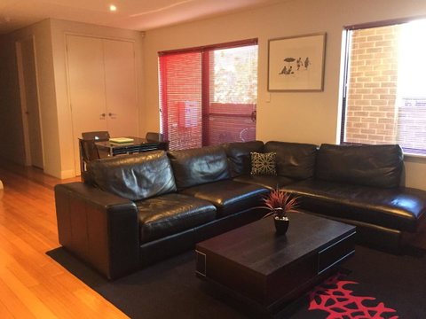 Parklane Apartments - Winery Find 4